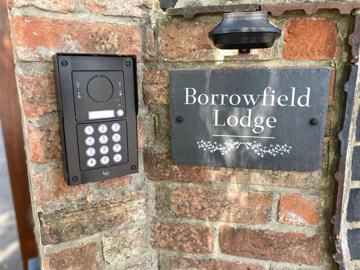 Borrowfield Lodge Derby Bagian luar foto